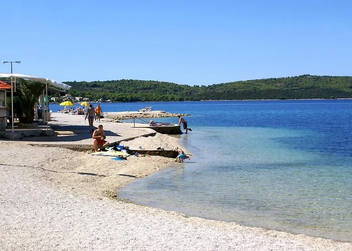 Appartement With Parking Space - 15420 Trogir