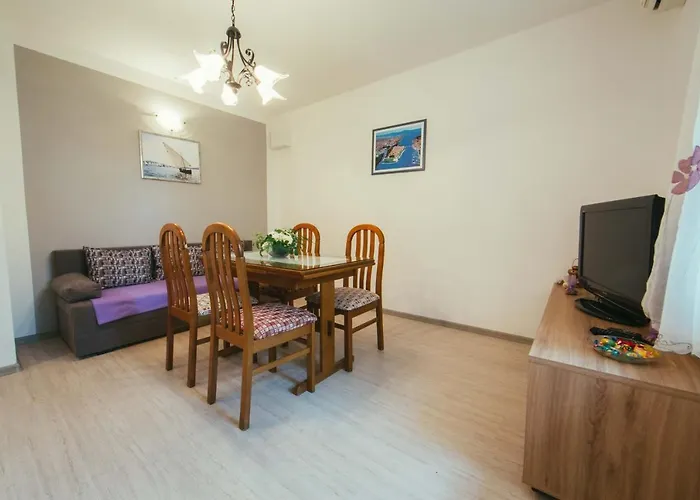 Appartement With Parking Space - 15420 *